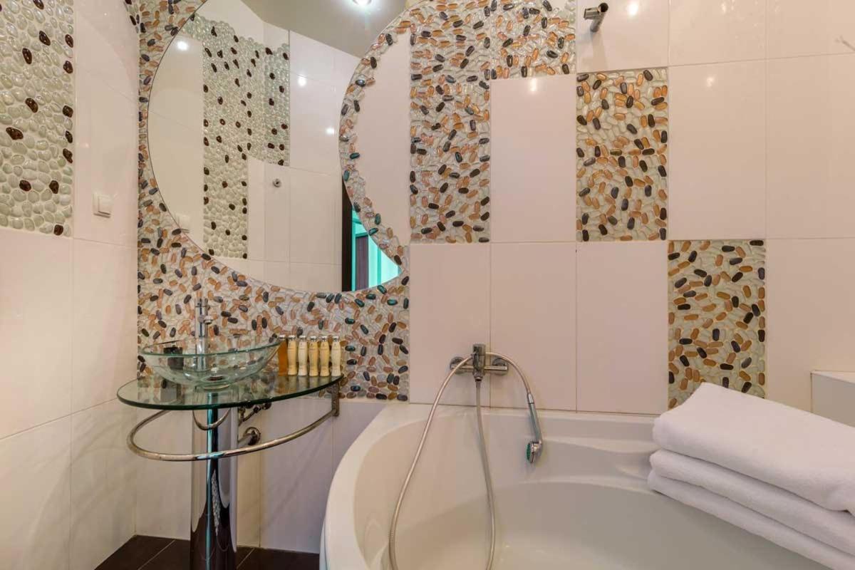 Cozy Apartment In Most City Center Dnjepropetovsk Buitenkant foto