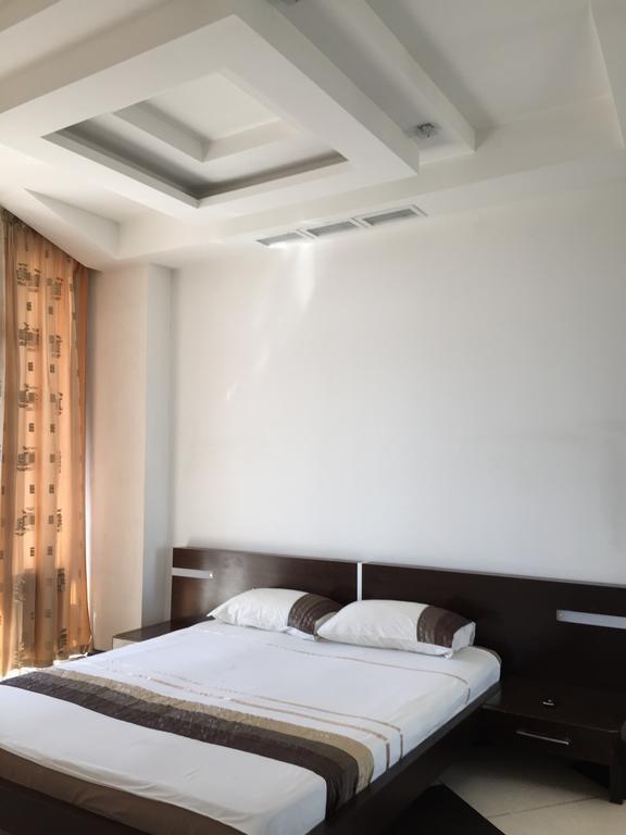 Cozy Apartment In Most City Center Dnjepropetovsk Buitenkant foto
